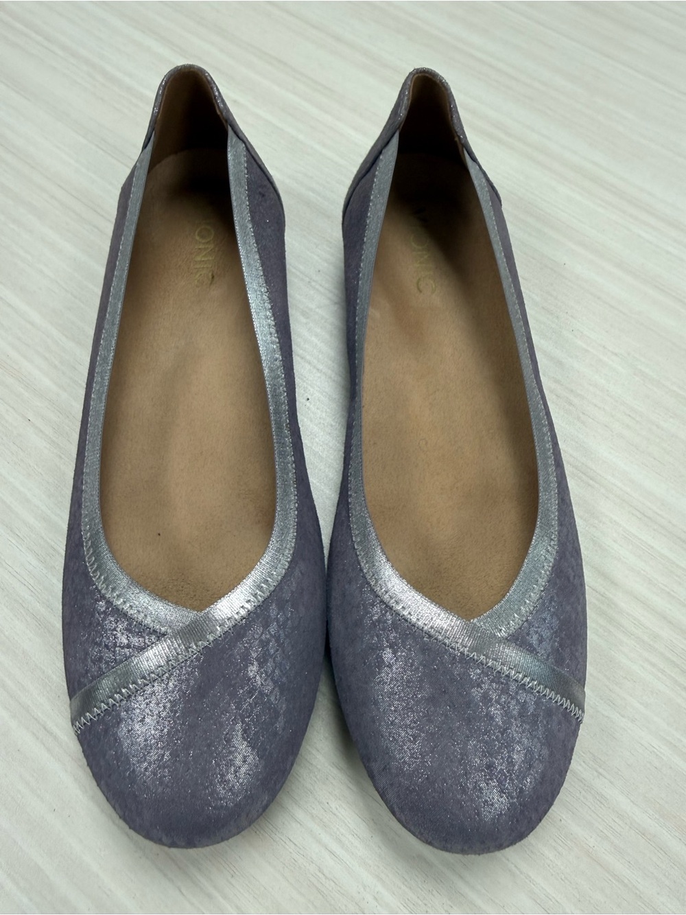 Vionic Size 9.5 Women's Metallic Lavender Ballet Flats